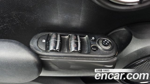 MINI Cooper 5Door Standard 3rd 2017 — фото 28