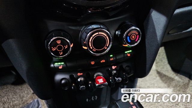 MINI Cooper 5Door Standard 3rd 2017 — фото 30