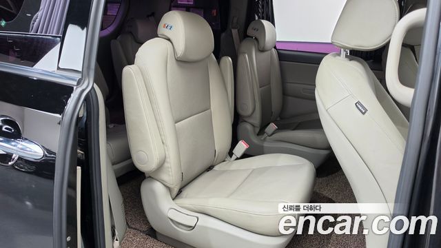 Kia Carnival 9-seater Luxury 2016 — фото 15
