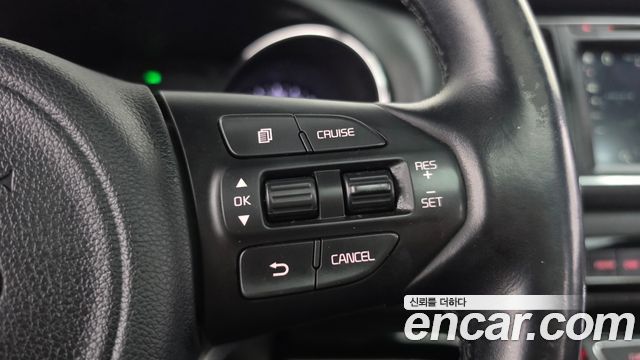 Kia Carnival 9-seater Luxury 2016 — фото 20