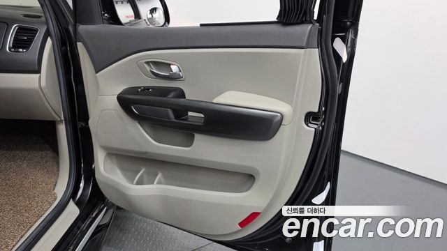 Kia Carnival 9-seater Luxury 2016 — фото 30