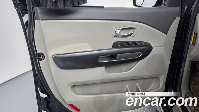 Kia Carnival 9-seater Luxury 2016 — фото 31