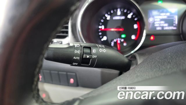 Kia Carnival 9-seater Luxury 2016 — фото 35
