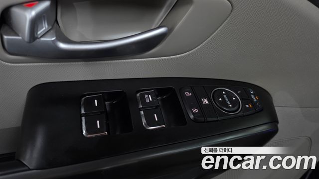Kia Carnival 9-seater Luxury 2016 — фото 36