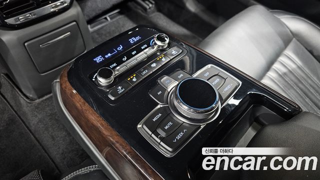 Genesis EQ900 3.8 GDI AWD Luxury 2018 — фото 17