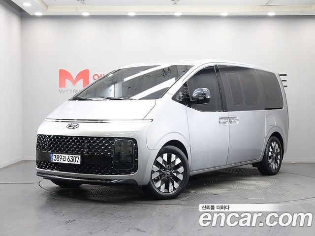 Hyundai Staria Lounge 9-Seater Prestige