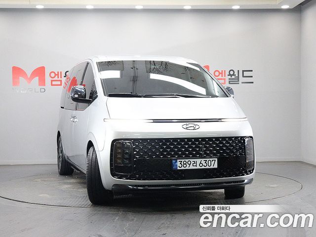 Hyundai Staria Lounge 9-Seater Prestige 2022 — фото 2