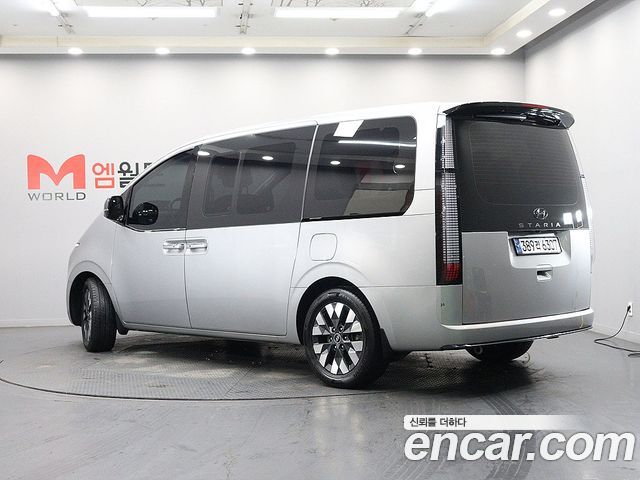 Hyundai Staria Lounge 9-Seater Prestige 2022 — фото 4