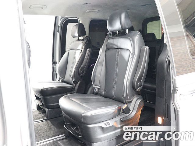 Hyundai Staria Lounge 9-Seater Prestige 2022 — фото 17