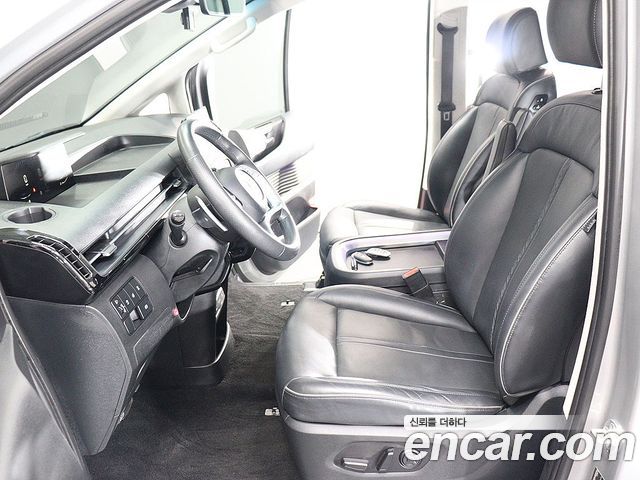 Hyundai Staria Lounge 9-Seater Prestige 2022 — фото 18