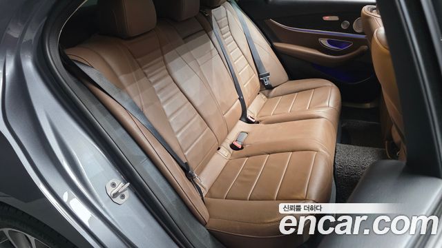 Mercedes-Benz E-Class (W213) E300 4MATIC Avnatgarde 2019 — фото 15