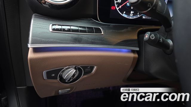 Mercedes-Benz E-Class (W213) E300 4MATIC Avnatgarde 2019 — фото 23