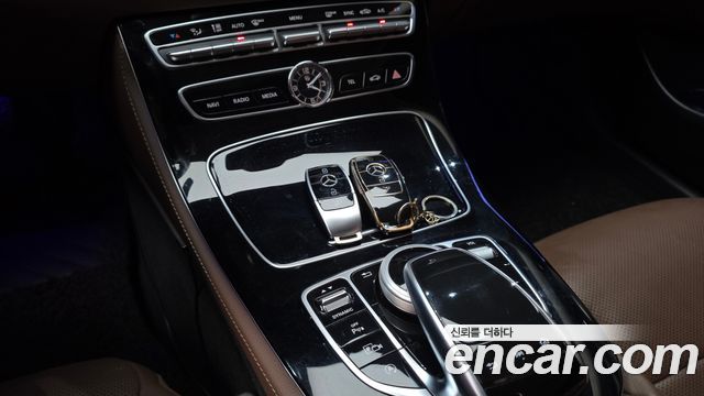 Mercedes-Benz E-Class (W213) E300 4MATIC Avnatgarde 2019 — фото 24