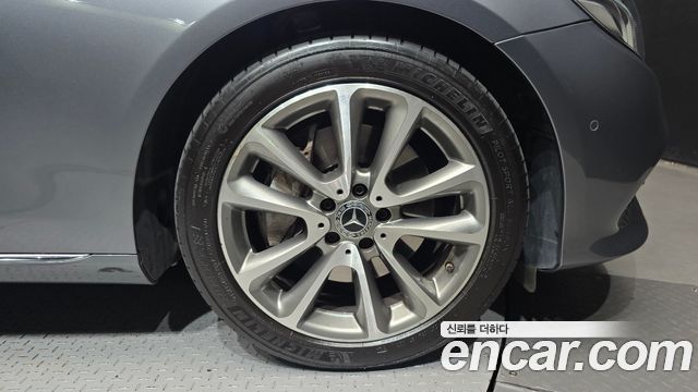 Mercedes-Benz E-Class (W213) E300 4MATIC Avnatgarde 2019 — фото 27