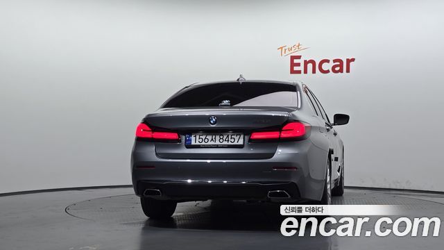 BMW 5 Series (G30) 520i Luxury 2023 — фото 4