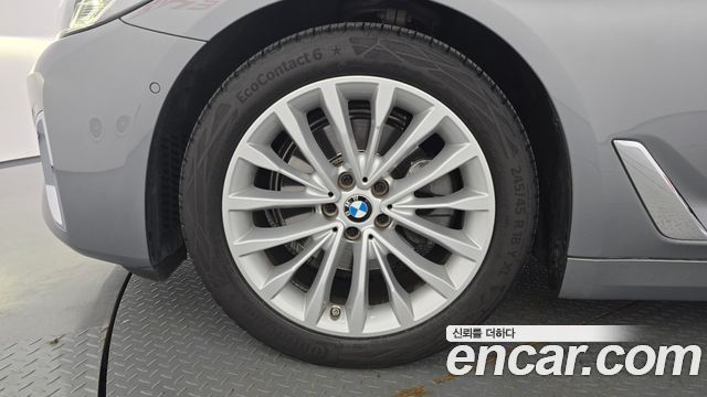 BMW 5 Series (G30) 520i Luxury 2023 — фото 5