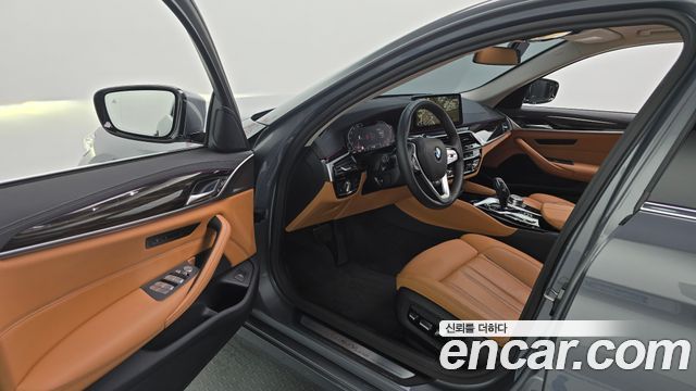 BMW 5 Series (G30) 520i Luxury 2023 — фото 10