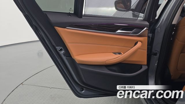 BMW 5 Series (G30) 520i Luxury 2023 — фото 25