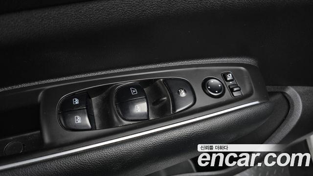 Renault Korea QM6 Diesel 2WD SE 2017 — фото 28