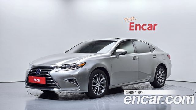 Lexus ES300h Supreme XV60