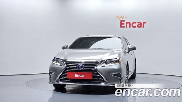 Lexus ES300h Supreme XV60 2017 — фото 3