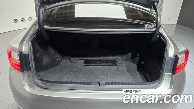 Lexus ES300h Supreme XV60 2017 — фото 20