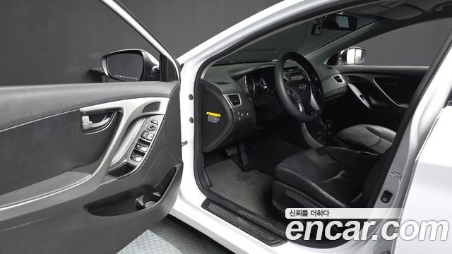 Hyundai Avante 1.6 GDi Modern Standard 2015 — фото 10