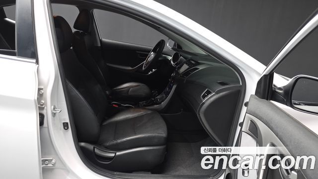 Hyundai Avante 1.6 GDi Modern Standard 2015 — фото 11