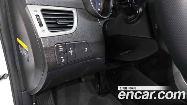 Hyundai Avante 1.6 GDi Modern Standard 2015 — фото 14