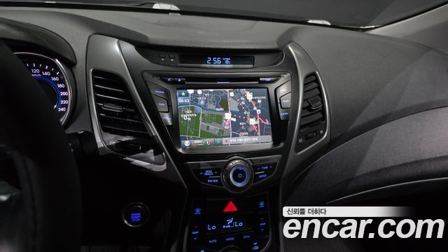 Hyundai Avante 1.6 GDi Modern Standard 2015 — фото 15