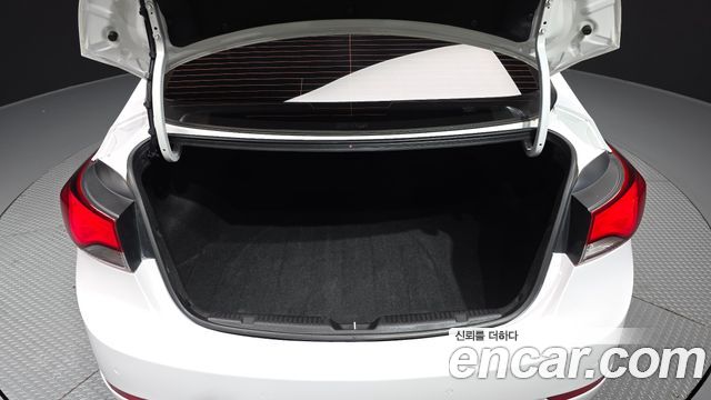 Hyundai Avante 1.6 GDi Modern Standard 2015 — фото 20