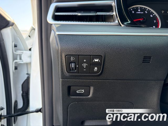Kia K5 (III) 1.6 Turbo Prestige 2023 — фото 10