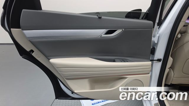 Genesis G80 (RG3) Gasoline 2.5 Turbo AWD 2025 — фото 25