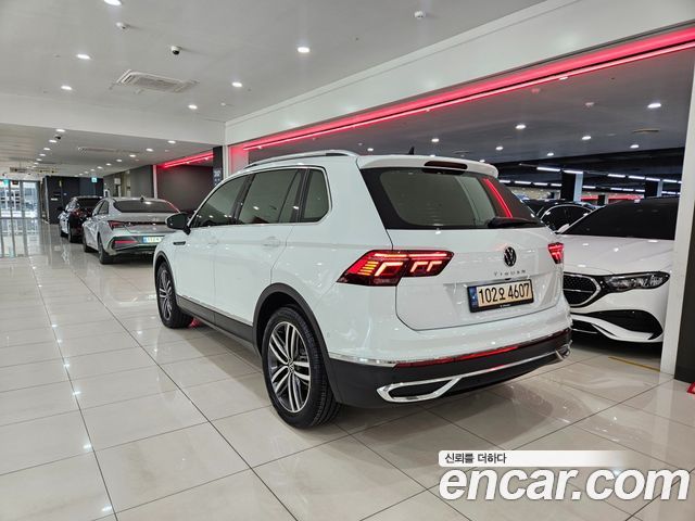 Volkswagen Tiguan (II) 2.0 TDI Prestige 2022 — фото 2