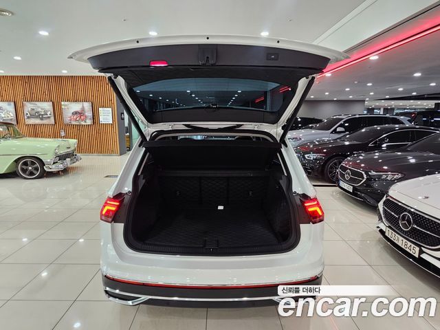 Volkswagen Tiguan (II) 2.0 TDI Prestige 2022 — фото 23