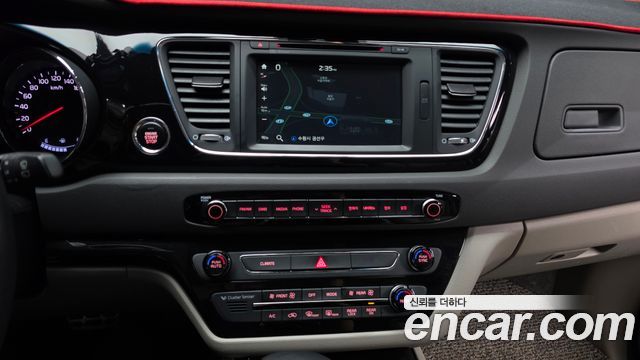 Kia Carnival 9-seater Noblesse 2017 — фото 13