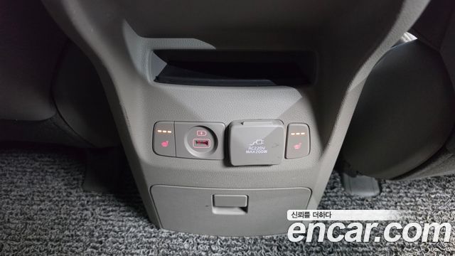 Kia Carnival 9-seater Noblesse 2017 — фото 18
