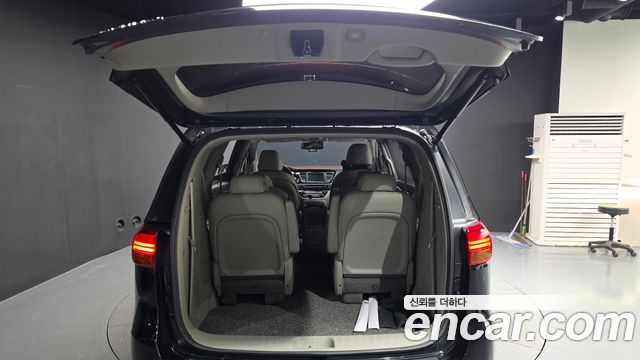 Kia Carnival 9-seater Noblesse 2017 — фото 20