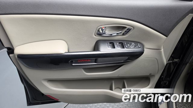 Kia Carnival 9-seater Noblesse 2017 — фото 24