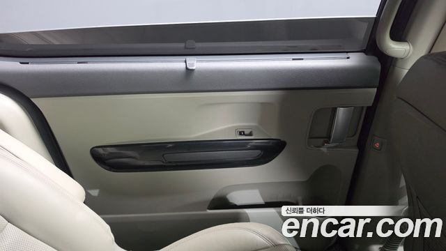 Kia Carnival 9-seater Noblesse 2017 — фото 25