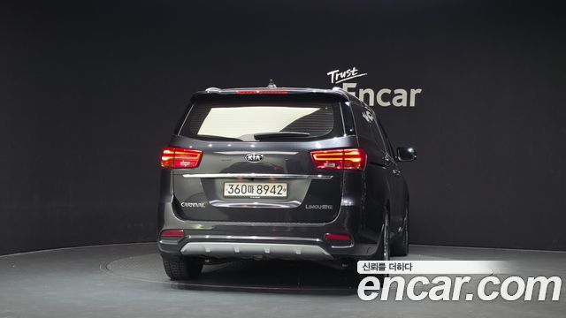 Kia Carnival 7-Seater Limousine President 2019 — фото 4