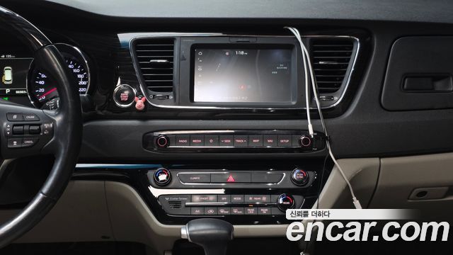 Kia Carnival 7-Seater Limousine President 2019 — фото 30