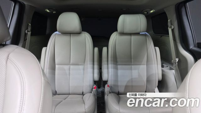 Kia Carnival 7-Seater Limousine President 2019 — фото 31
