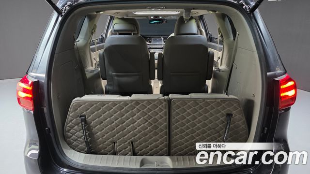 Kia Carnival 7-Seater Limousine President 2019 — фото 34