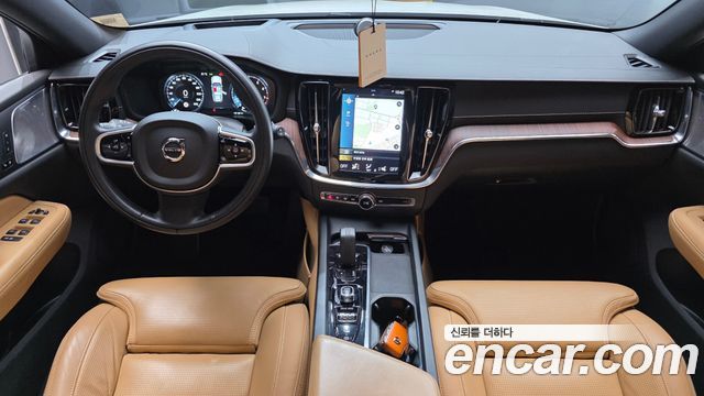Volvo V60 Cross Country (II) B5 Pro AWD 2021 — фото 7