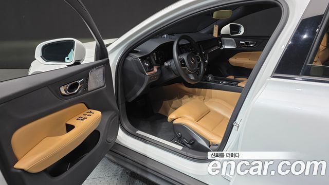 Volvo V60 Cross Country (II) B5 Pro AWD 2021 — фото 10