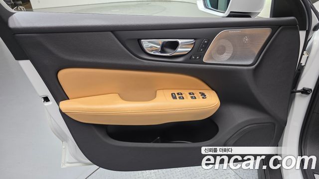 Volvo V60 Cross Country (II) B5 Pro AWD 2021 — фото 24