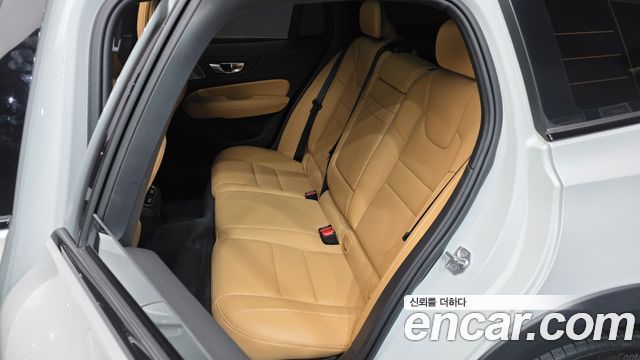 Volvo V60 Cross Country (II) B5 Pro AWD 2021 — фото 26