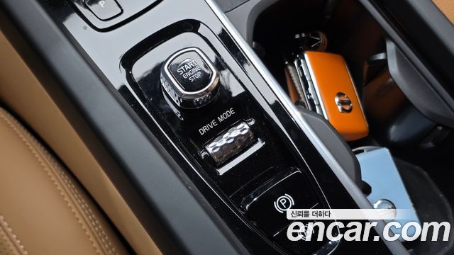 Volvo V60 Cross Country (II) B5 Pro AWD 2021 — фото 30