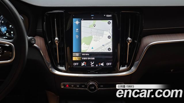 Volvo V60 Cross Country (II) B5 Pro AWD 2021 — фото 33